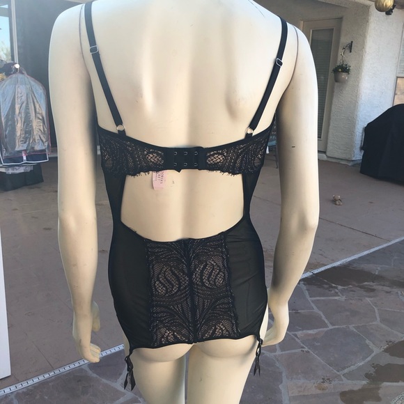 Bustiers - Picture 5 of 7